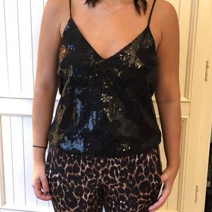 ❤️SALE ITEM 2 for 25$❤️. Sequin black tank top